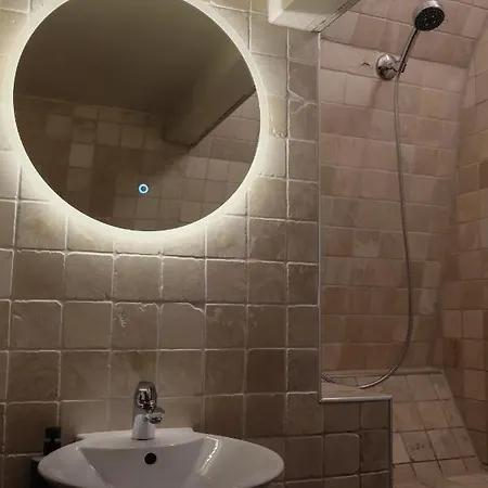 Charming House, Rare Historic House From 1779, Whole House 아파트