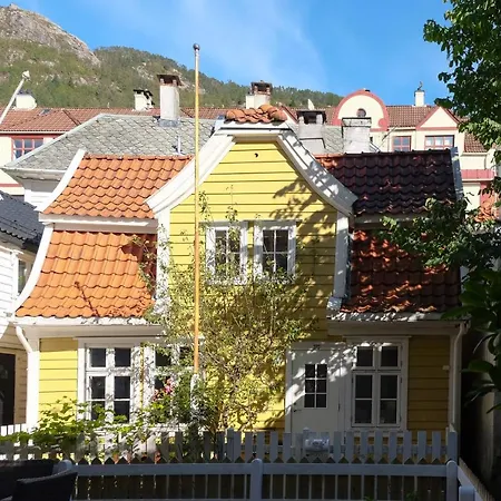 Charming House, Rare Historic House From 1779, Whole House 아파트 *