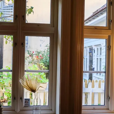 Charming House, Rare Historic House From 1779, Whole House Апартаменти Берген