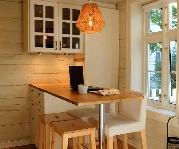 Charming House, Rare Historic House From 1779, Whole House Апартаменты Берген