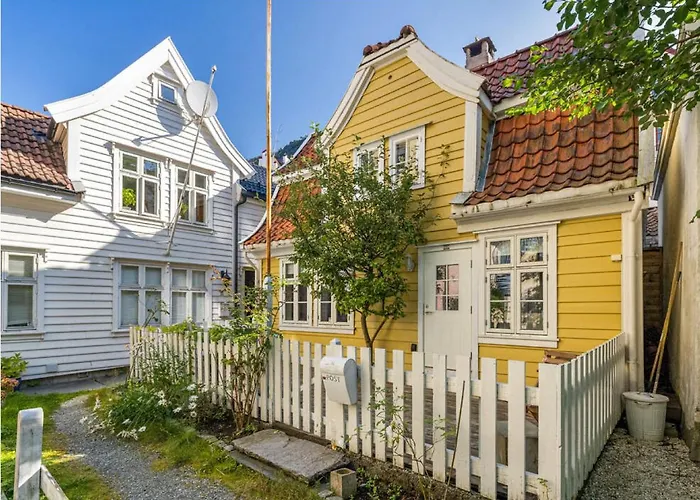 Apartman Charming House, Rare Historic House From 1779, Whole House Bergen